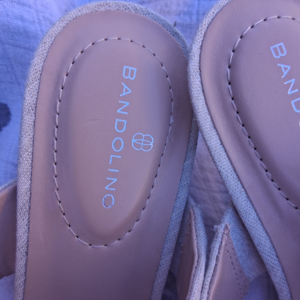 Bandolino Women's Cream Pointed-Toe Shoes - Picture 2 of 5